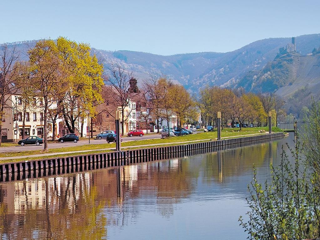 Hotel Alt Cues Bernkastel-Kues Exterior foto